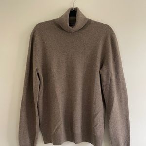 Saks 5th Avenue cashmere turtleneck sweater M